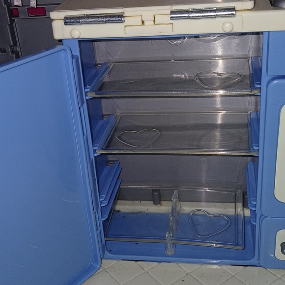 Our Generation "R.V. Seeing You" Camper - Picture 10 of 14